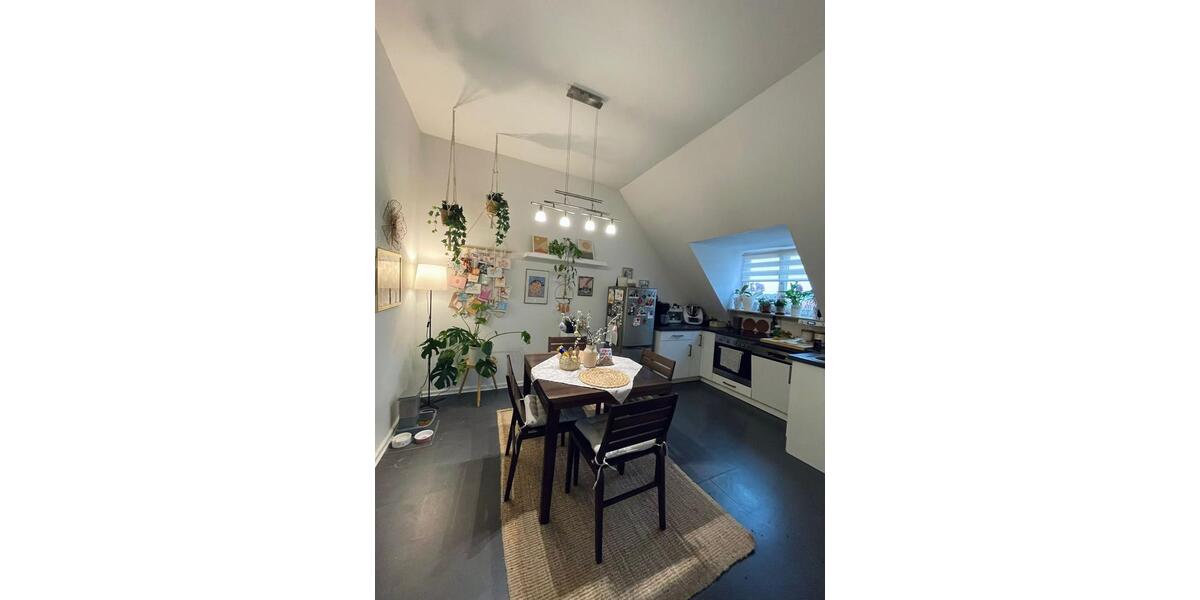 Dachgeschoßwohnung Kaiserslautern Betzenberg - 4 Zimmer, 68 m&sup2;, 600&euro; | Angebot:26133155
