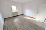 **Einziehen und wohlfühlen! +Laminat +weiße Wände +modernes Tageslichtbad +eigenes Gartenabteil** zimmer