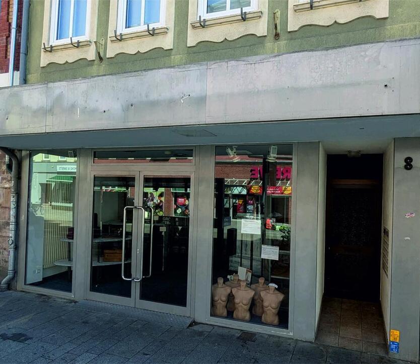 Großes Ladenlokal in der Innenstadt - opt. Garten zum Leinekanal