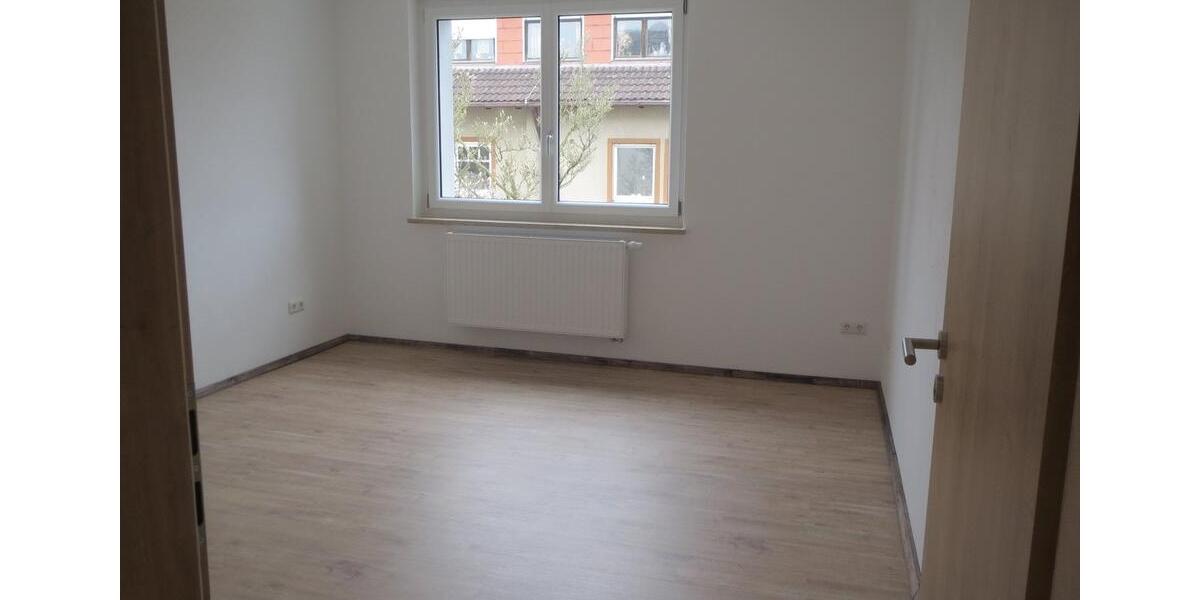 Etagenwohnung Waldershof - 2 Zimmer, 62 m&sup2;, 460&euro; | Angebot:26688623