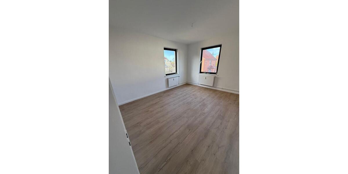 renovierte kernsanierte 4 Zimmer - Wohnung in Zentraumsnähe 4 zimmer