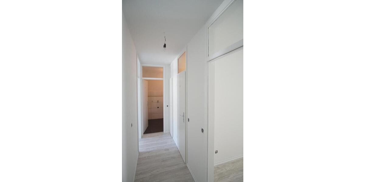 Erdgeschoßwohnung Essen Stadtbezirk VI - 4 Zimmer, 98 m&sup2;, 830&euro; | Angebot:24689419