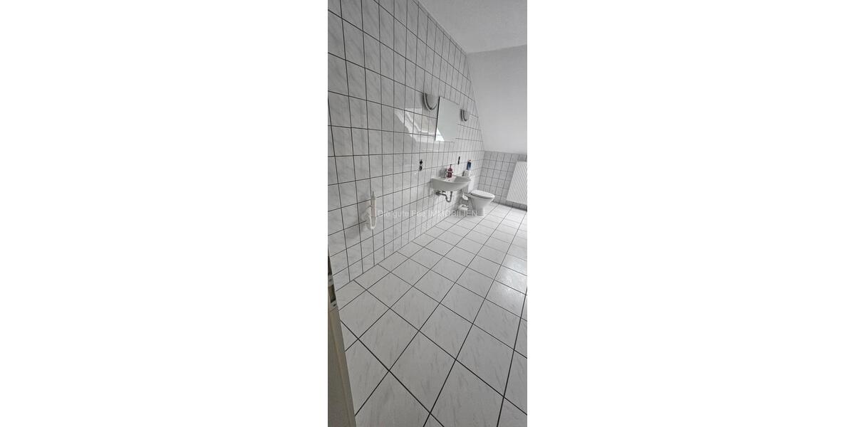 Dachgeschoßwohnung Mehring - 4 Zimmer, 93 m&sup2;, 890&euro; | Angebot:24522913