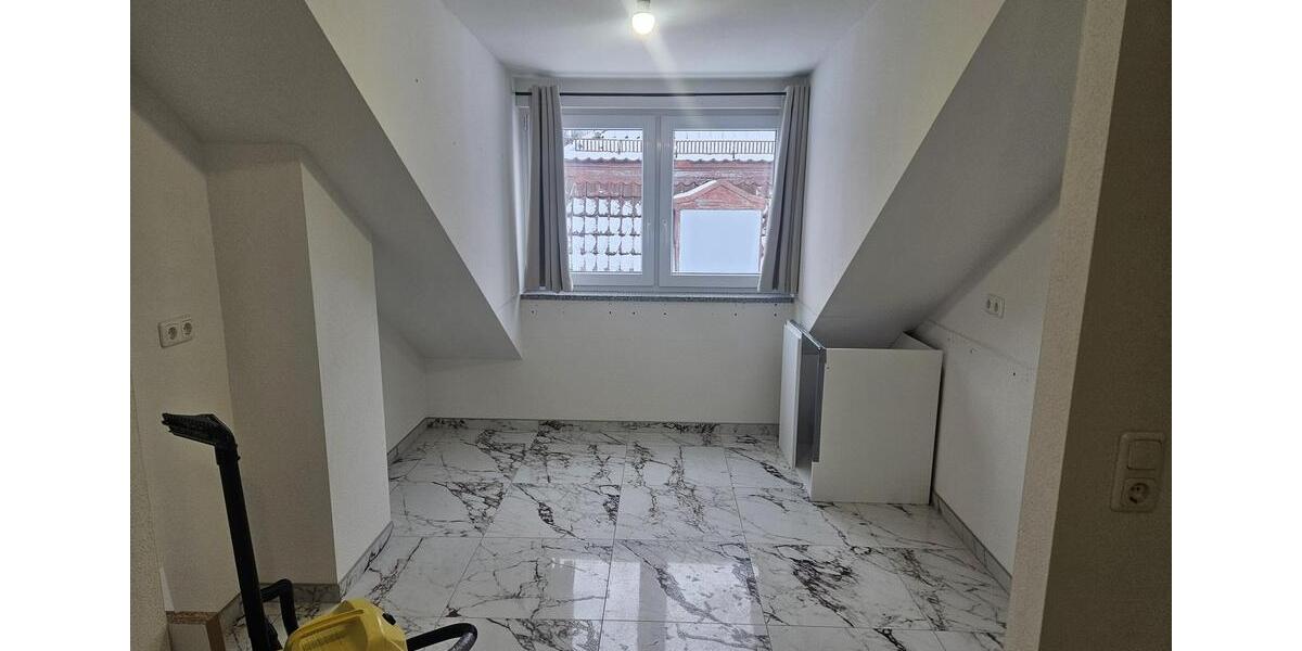 Bad Tölz, Neubau, Exclusive 2-Zi.-Wohnungen, DG, Toplage, ruhig, gute Ausstattung 2 zimmer