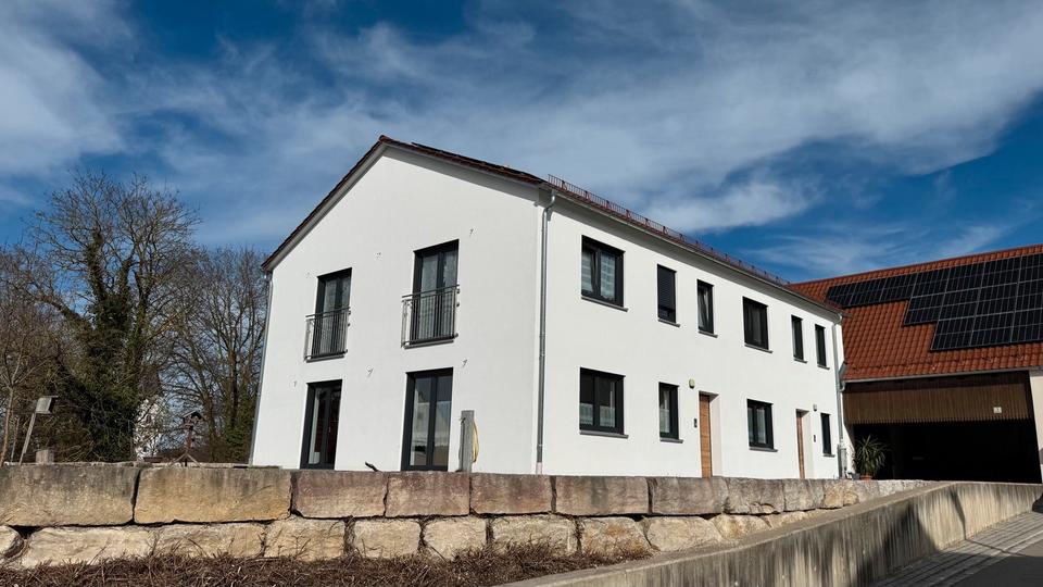 Etagenwohnung Huisheim - 5 Zimmer, 130 m&sup2;, 900&euro; | Angebot:25590795