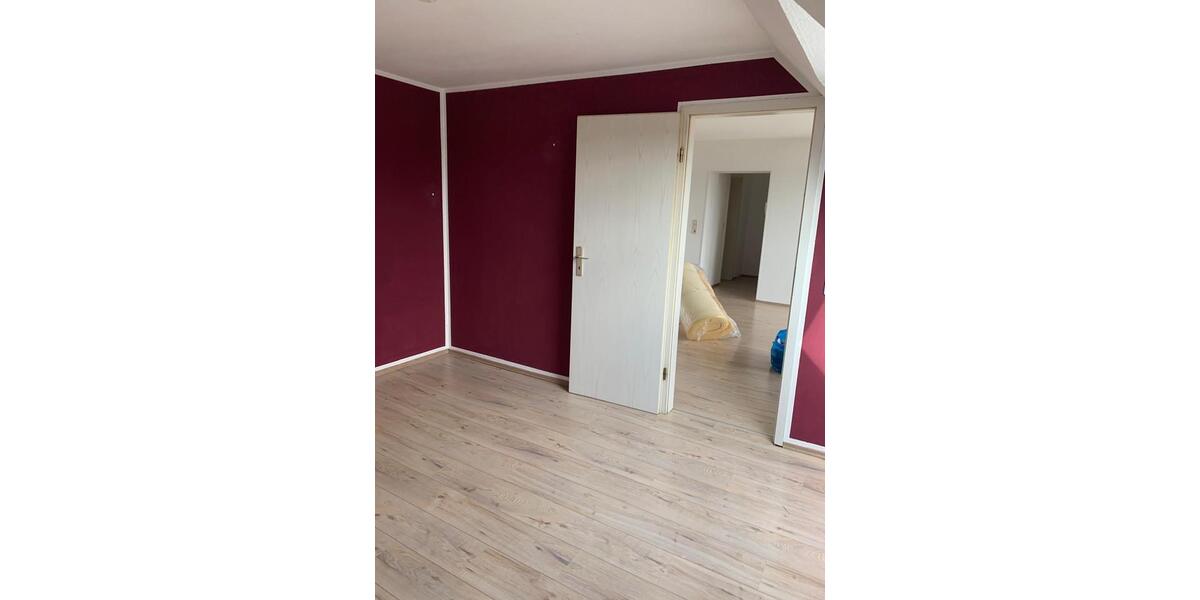 Dachgeschoßwohnung Tönisvorst - 2 Zimmer, 74 m&sup2;, 600&euro; | Angebot:26296368
