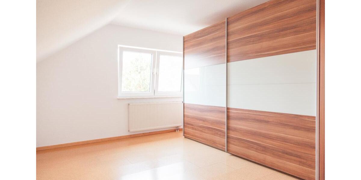 Dachgeschoßwohnung Staufenberg - 3 Zimmer, 96 m&sup2;, 950&euro; | Angebot:26395144