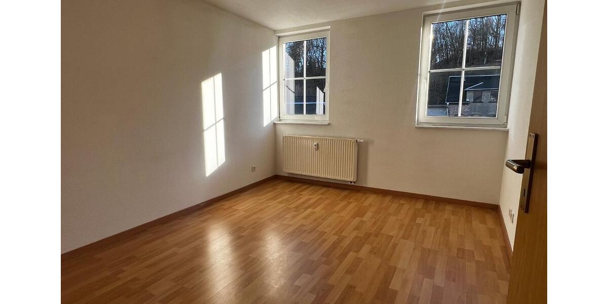 Dachgeschoßwohnung Döbeln - 3 Zimmer, 64 m&sup2;, 390&euro; | Angebot:25418324