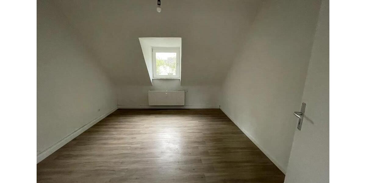 Dachgeschoßwohnung Gelsenkirchen Gelsenkirchen-Mitte - 2 Zimmer, 39 m&sup2;, 300&euro; | Angebot:26562091