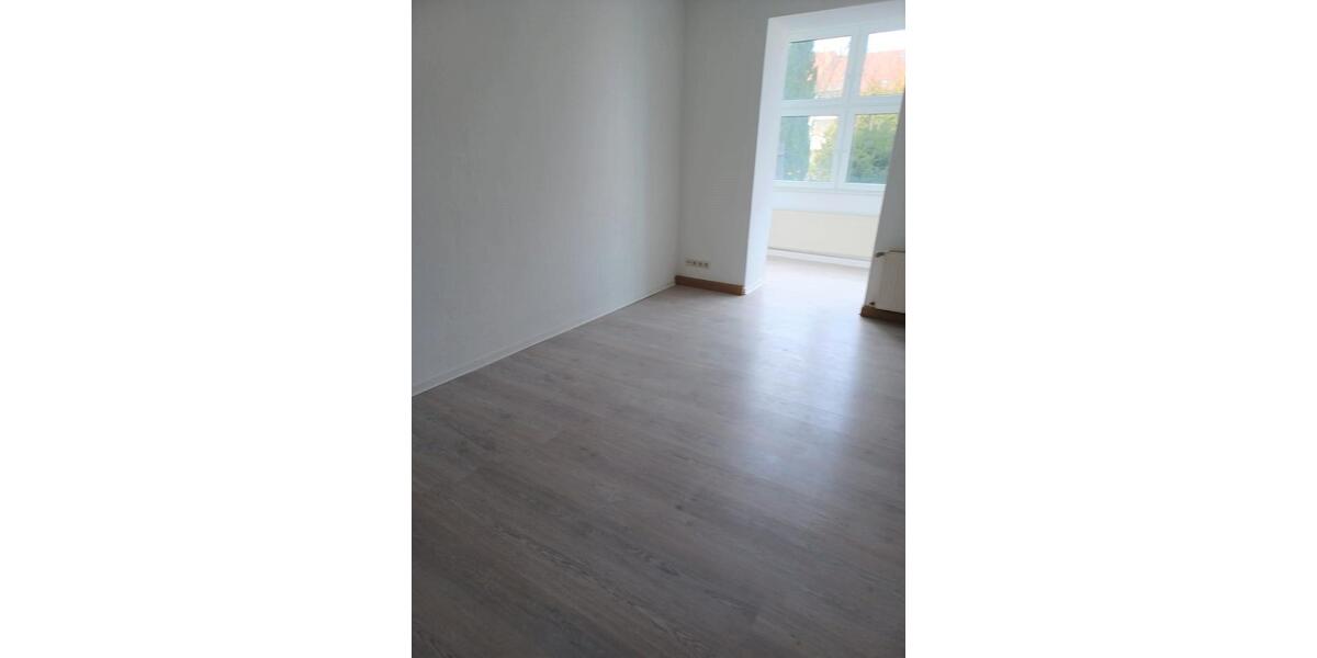 Erdgeschoßwohnung Zeitz - 2 Zimmer, 60 m&sup2;, 300&euro; | Angebot:25118439
