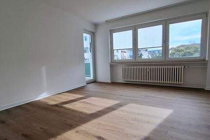 ** Ausschließlich für den 1-2 Personenhaushalt ab 45 Jahre! Helle 3 Zimmerwohnung mit Balkon in fußläufiger Entfernung zur Bonner Innenstadt** 3 zimmer