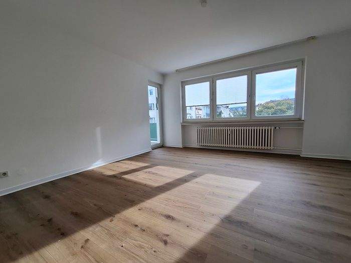 ** Ausschließlich für den 1-2 Personenhaushalt ab 45 Jahre! Helle 3 Zimmerwohnung mit Balkon in fußläufiger Entfernung zur Bonner Innenstadt** 3 zimmer