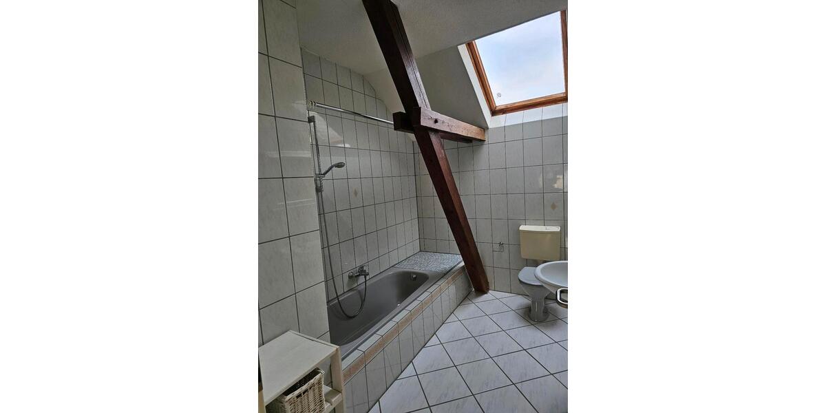 Dachgeschoßwohnung Mommenheim - 2.5 Zimmer, 85 m&sup2;, 850&euro; | Angebot:24560513