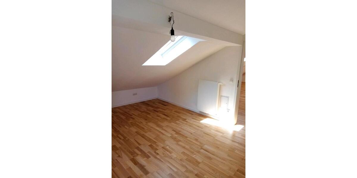 Dachgeschoßwohnung Roßbach - 2.5 Zimmer, 70 m&sup2;, 550&euro; | Angebot:24560755