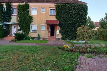 Geräumige ZweiraumWohnung im EG mit großem Garten und Stellplatz