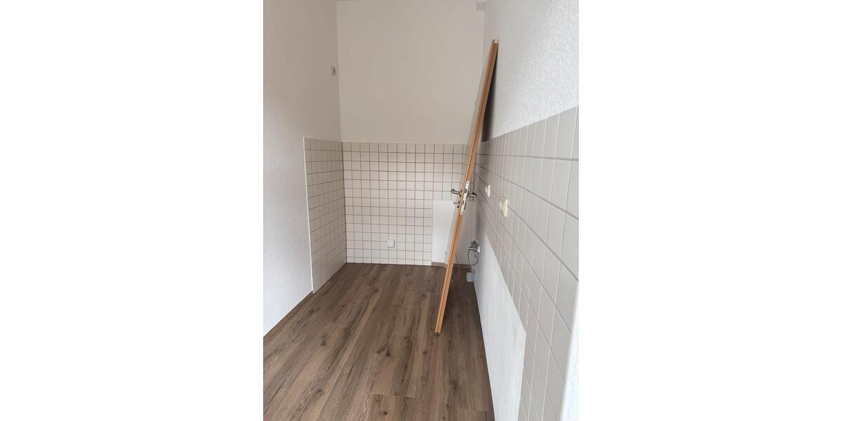 Hochparterre Saalfeld (Saale) - 2 Zimmer, 52 m&sup2;, 250&euro; | Angebot:25922471