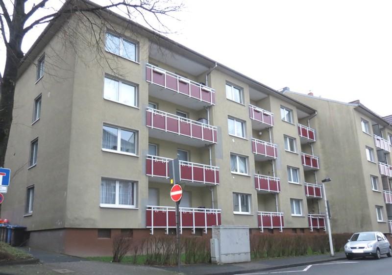 4-Zi.-Whg. mit neuem Bad, neuem Boden und sonnigem Balkon 4 zimmer