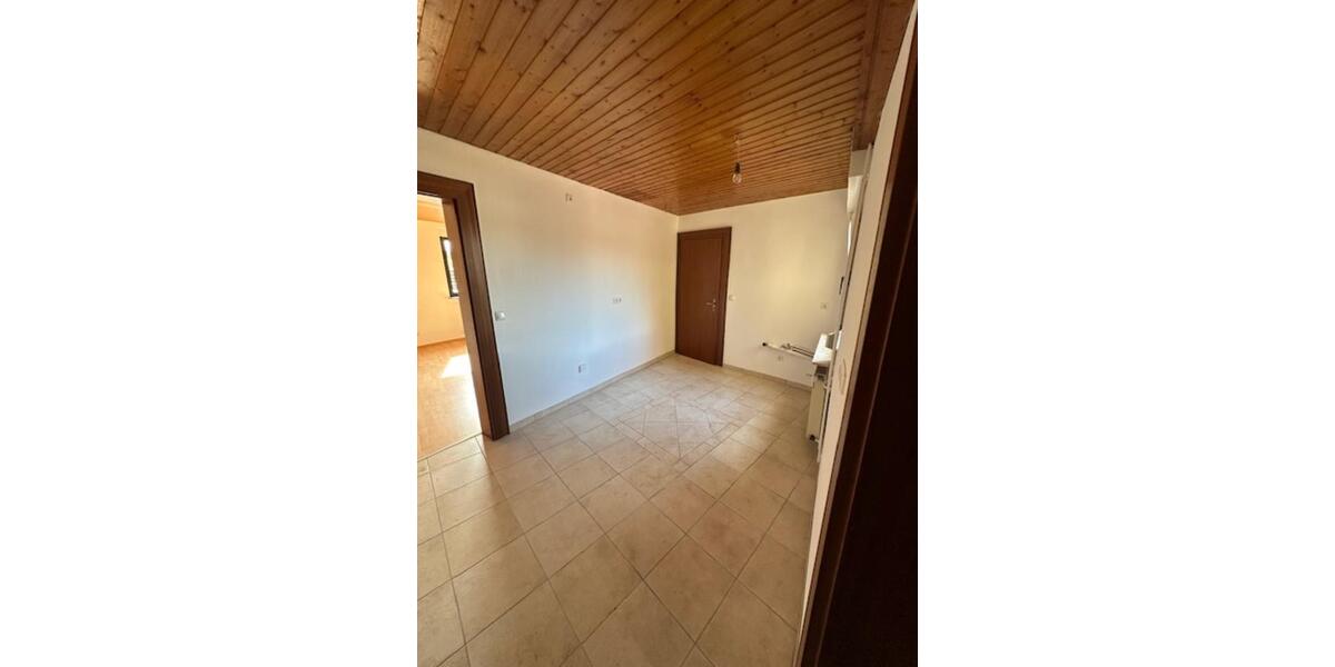 Einfamilienhaus Bad Camberg - 6 Zimmer, 130 m&sup2;, 1.100&euro; | Angebot:25872764