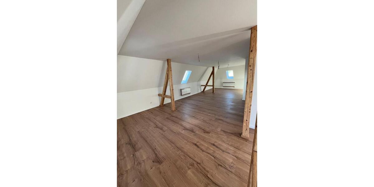 Dachgeschoßwohnung Gößnitz - 3 Zimmer, 130 m&sup2;, 1.220&euro; | Angebot:25923857