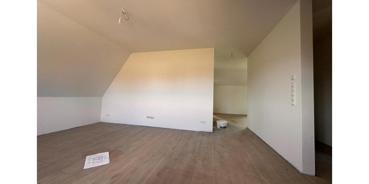 Dachgeschoßwohnung Cappeln (Oldenburg) - 2 Zimmer, 66 m&sup2;, 660&euro; | Angebot:25407777