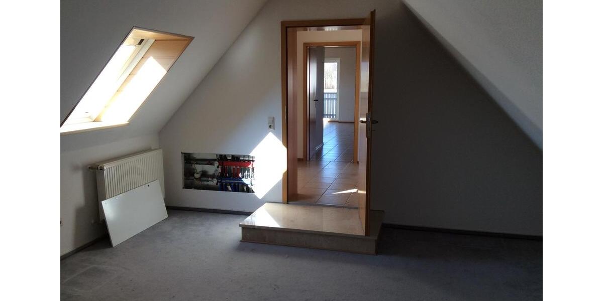 Dachgeschoßwohnung Nördlingen - 3 Zimmer, 90 m&sup2;, 750&euro; | Angebot:26234769