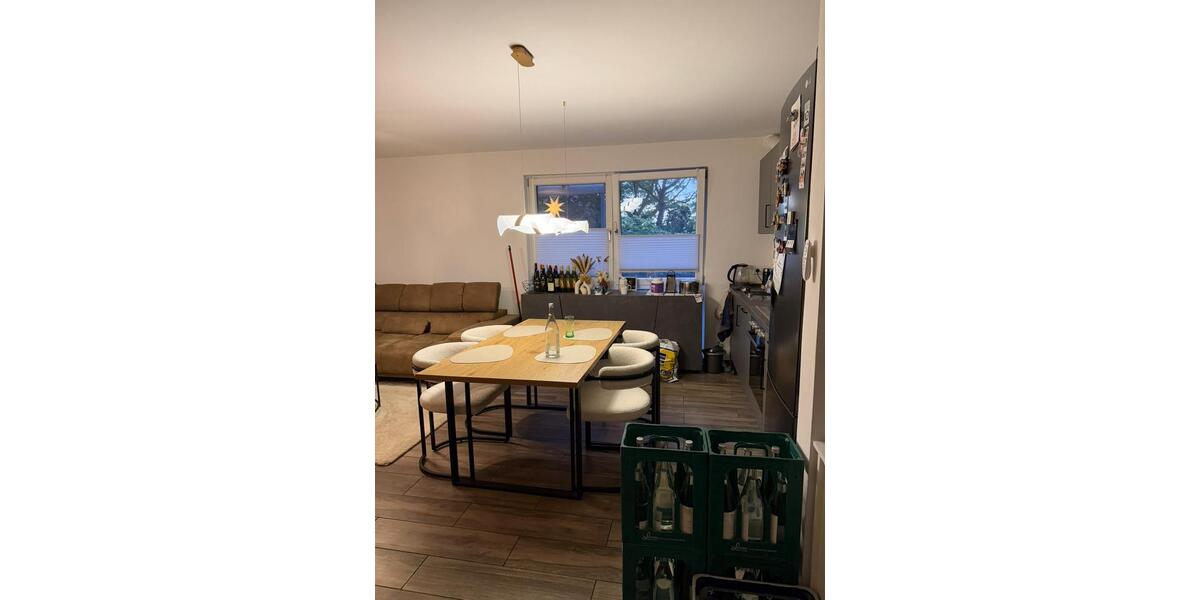 Etagenwohnung Wedel - 3 Zimmer, 93 m&sup2;, 1.300&euro; | Angebot:26672485