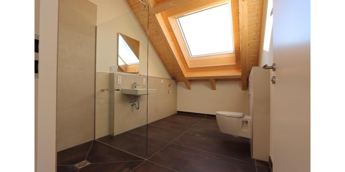 Dachgeschoßwohnung Zwiesel - 3 Zimmer, 85 m&sup2;, 990&euro; | Angebot:24351768