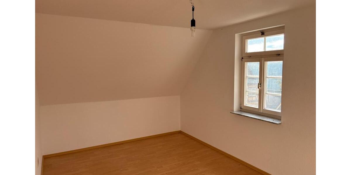 Etagenwohnung Langenburg - 3 Zimmer, 94 m&sup2;, 880&euro; | Angebot:24738002