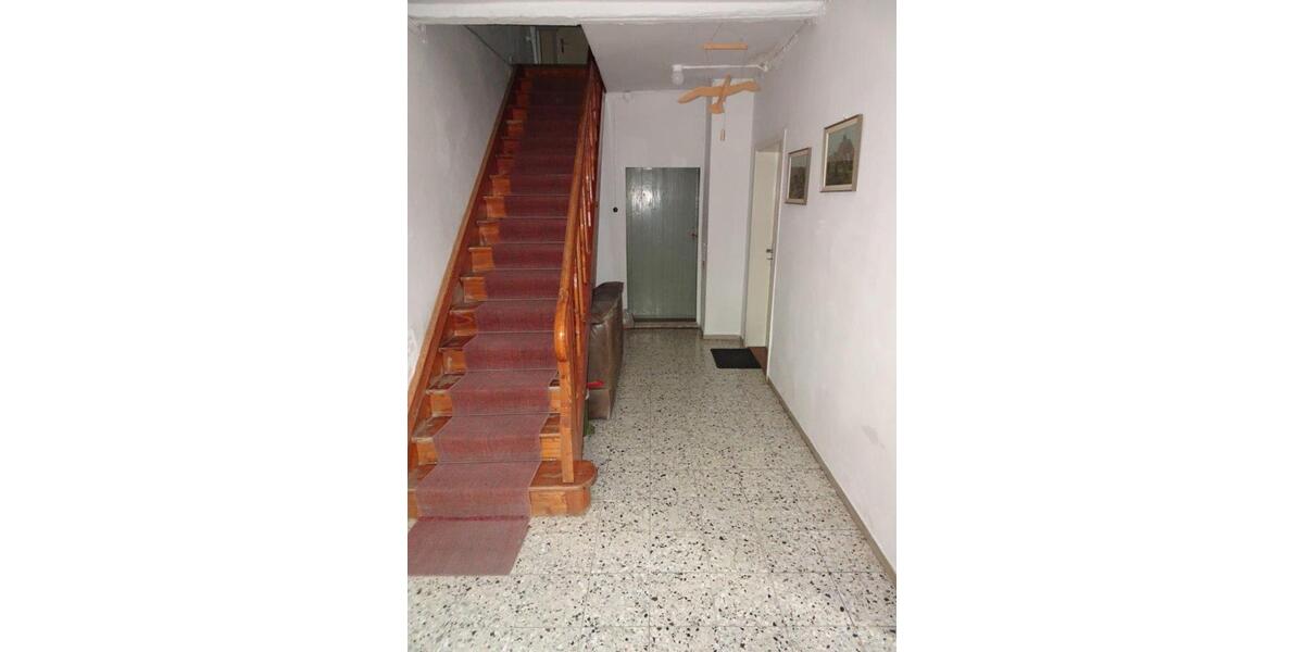 Mehrfamilienhaus, Wohnhaus Dingolfing - 12 Zimmer, 260 m&sup2;, 1.500&euro; | Angebot:24877228