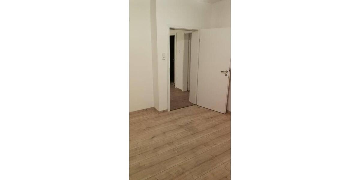 Erdgeschoßwohnung Poppenricht - 3 Zimmer, 94 m&sup2;, 740&euro; | Angebot:26568444