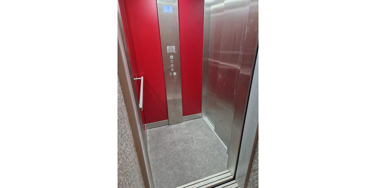 3 Zimmer Wohnung mit großem Balkon in Crimmitschau 3 zimmer