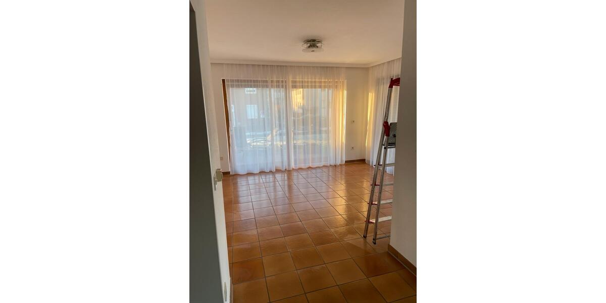 Erdgeschoßwohnung Bad Driburg - 6 Zimmer, 150 m&sup2;, 1.425&euro; | Angebot:25892855