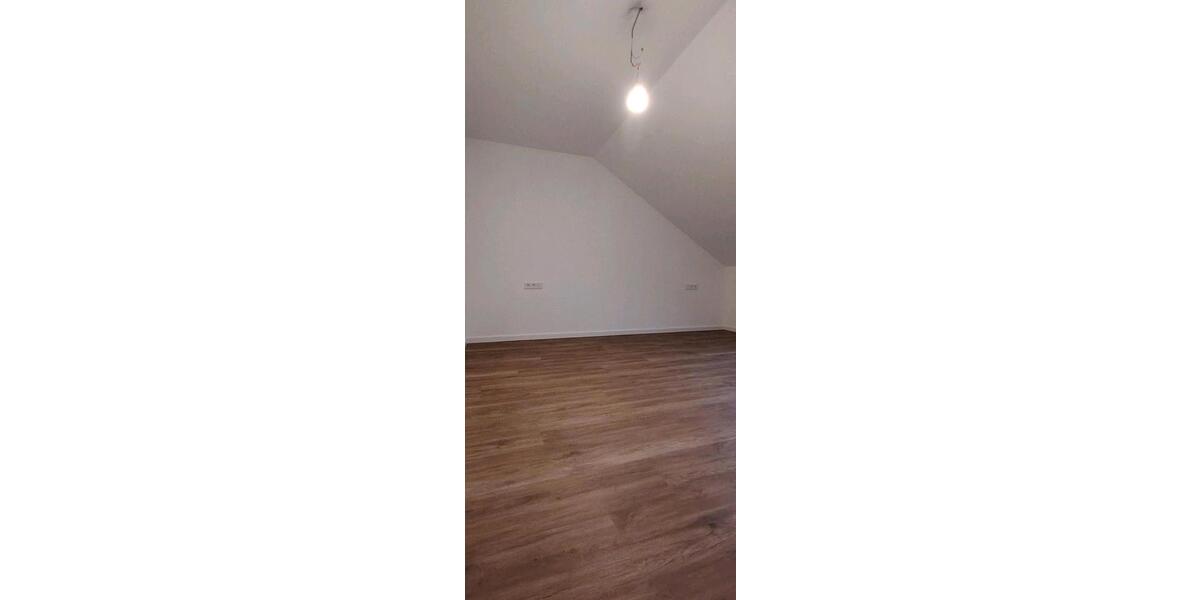 Dachgeschoßwohnung Losheim am See - 5 Zimmer, 107 m&sup2;, 850&euro; | Angebot:24868970