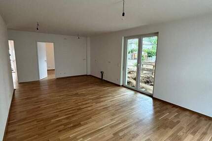 ++ERSTBEZUG++ ENERGIESPAREND 3 ZKB mit Garten und großer Terrasse