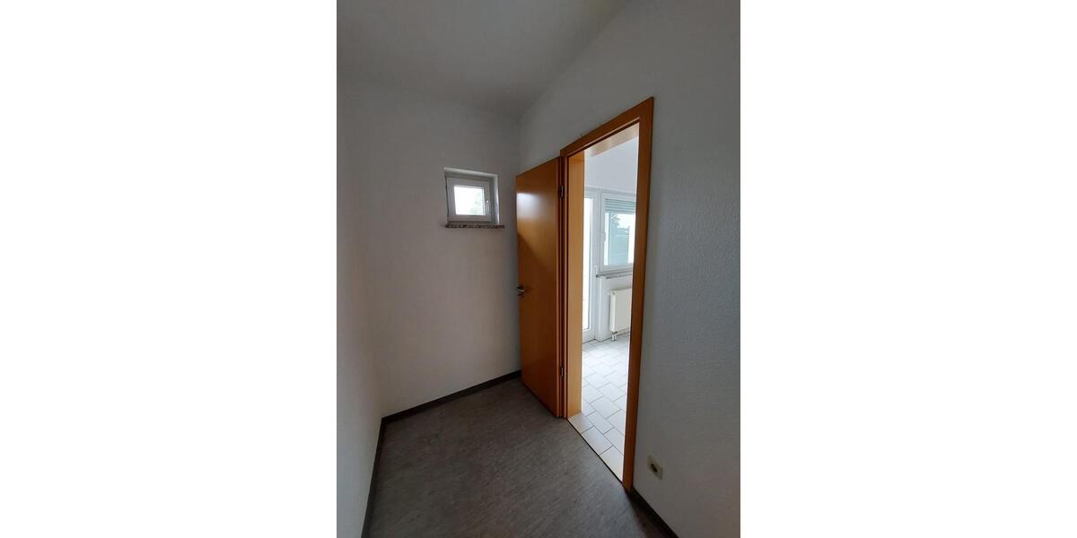 Etagenwohnung Schönebeck (Elbe) - 3 Zimmer, 79 m&sup2;, 550&euro; | Angebot:26262558