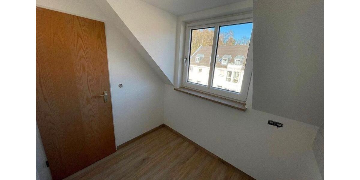 Dachgeschoßwohnung Thalheim/Erzgebirge Erzgebirge - 2 Zimmer, 52 m&sup2;, 335&euro; | Angebot:25917466