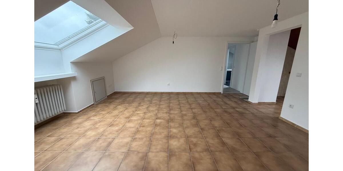 Dachgeschoßwohnung Triftern - 3 Zimmer, 84 m&sup2;, 600&euro; | Angebot:24834104