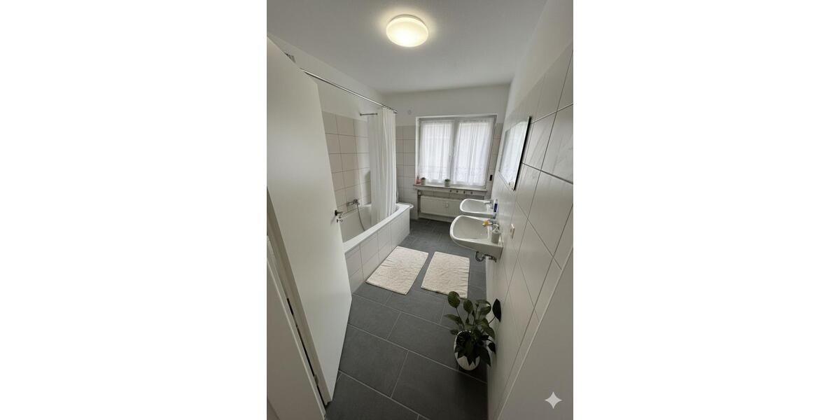 Erdgeschoßwohnung Albstadt - 3 Zimmer, 100 m&sup2;, 950&euro; | Angebot:26022436