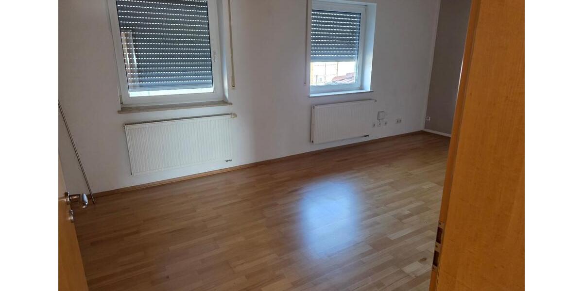 Erdgeschoßwohnung Burgwindheim - 2 Zimmer, 79 m&sup2;, 700&euro; | Angebot:26573311