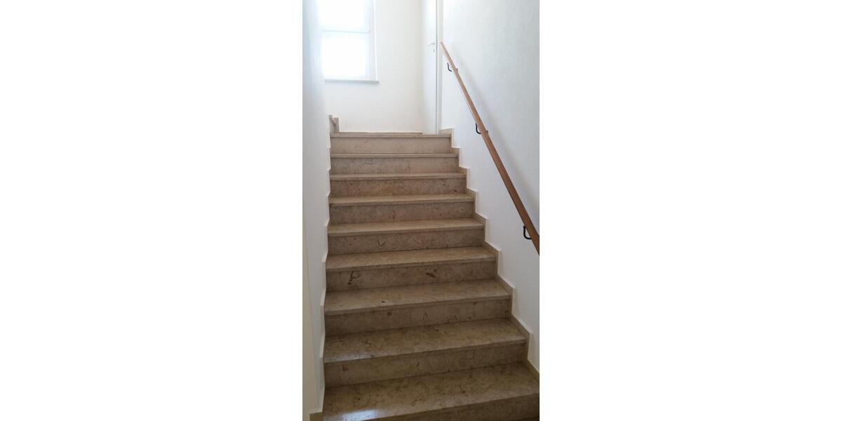 Dachgeschoßwohnung Limbach-Oberfrohna Oberfrohna - 2 Zimmer, 37 m&sup2;, 220&euro; | Angebot:26211120