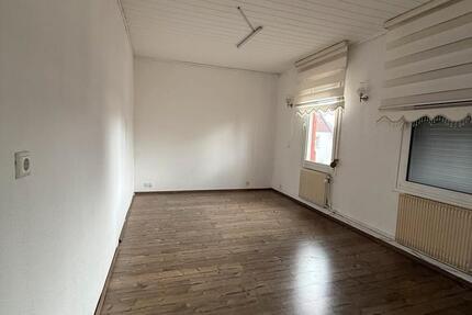 Wohnung Lampertheim - 4 Zimmer, 100 m&sup2;, 1.200&euro; | Angebot:25648820