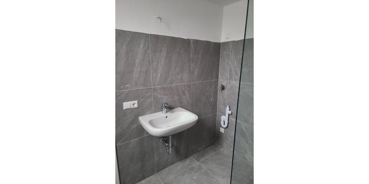 Etagenwohnung Lage - 1 Zimmer, 90 m&sup2;, 450&euro; | Angebot:25869910