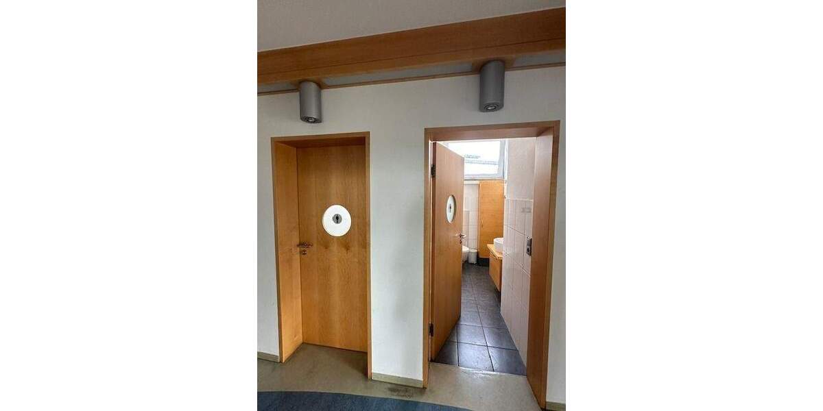 Gewerbeobjekt Weißenhorn - 8 Zimmer, 213 m&sup2;, 1.900&euro; | Angebot:24450598