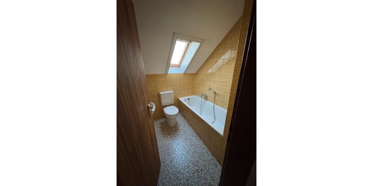 Dachgeschoßwohnung Peiting - 2.5 Zimmer, 70 m&sup2;, 665&euro; | Angebot:26424255