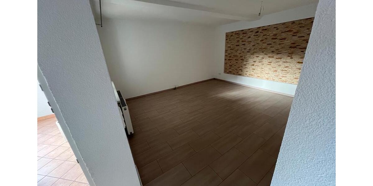 Etagenwohnung Siegen Weidenau - 3 Zimmer, 107 m&sup2;, 1.350&euro; | Angebot:25842747