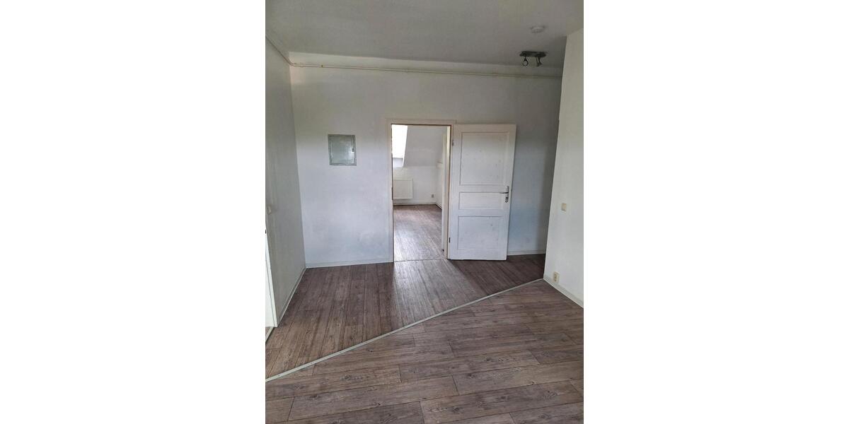 Dachgeschoßwohnung Allstedt - 4 Zimmer, 600&euro; | Angebot:21659156