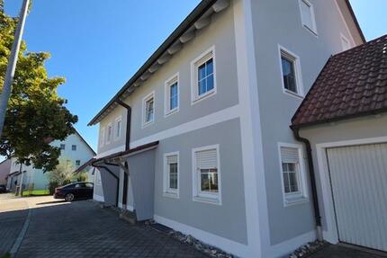 Schöne helle 2 ZKB Wohnung mit Terrasse 2 zimmer