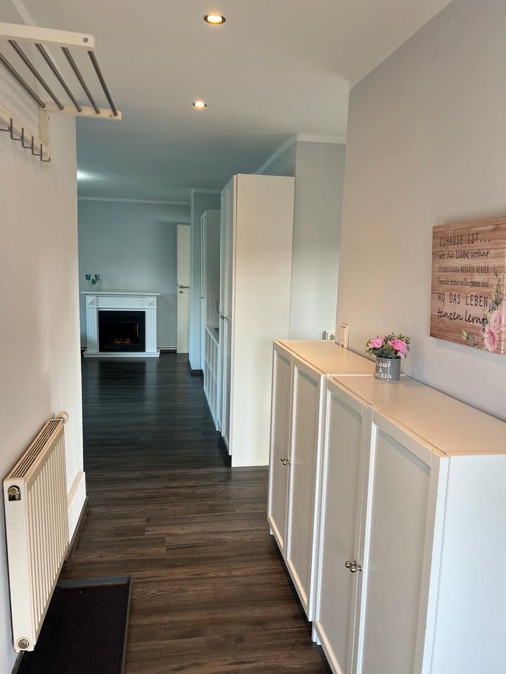 Freistehendes Haus mit Garten in Adlershof zimmer