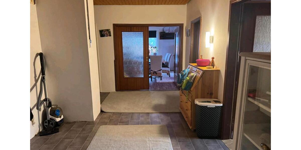 Etagenwohnung Wingst - 6 Zimmer, 155 m&sup2;, 1.100&euro; | Angebot:26539664