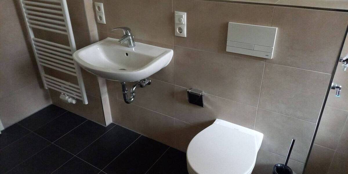 Etagenwohnung Chemnitz Schloßchemnitz - 2 Zimmer, 75 m&sup2;, 680&euro; | Angebot:26016489